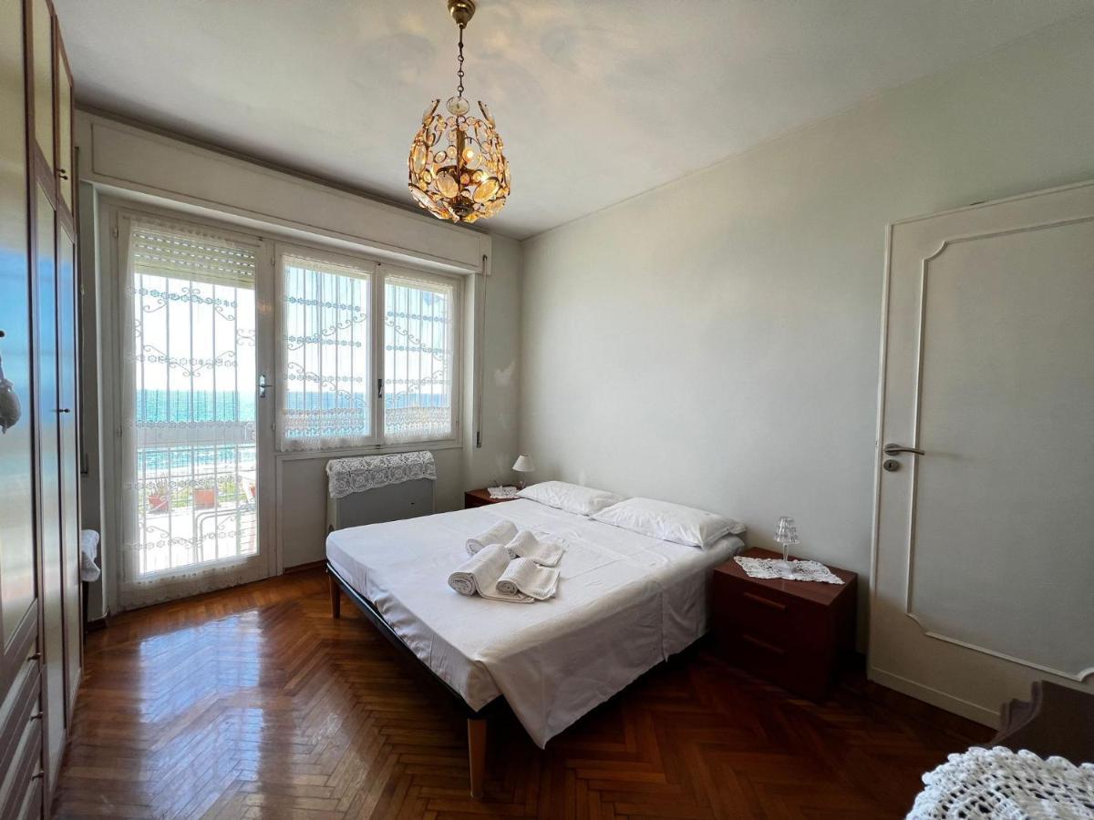 Suite A 2 Passi Dalla Spiaggia - Ospedaletti Exterior foto